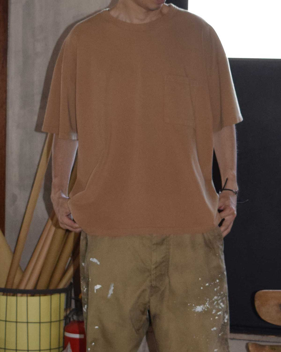 ANACHRONORM 鹿の子ポケット ショートスリーブTシャツ ライトブラウン | 40/2 カノコ 超長綿 インド産 硫化染め 製品染め 一点一点 日本製