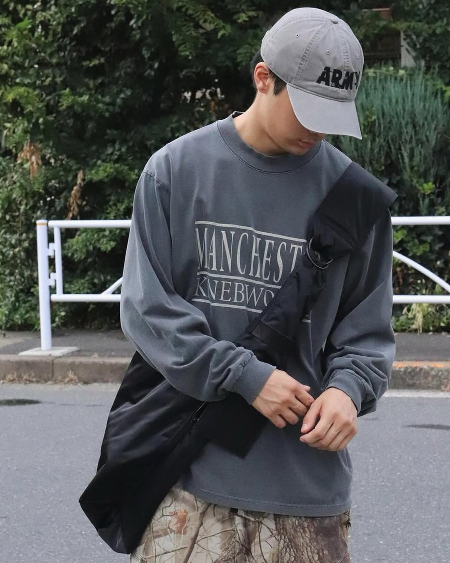 ANACHRONORM スーベニア ロングスリーブTシャツ ブラック | 7.5oz オープンエンド糸 顔料染め マンチェスター ネブワース 90sカルチャー