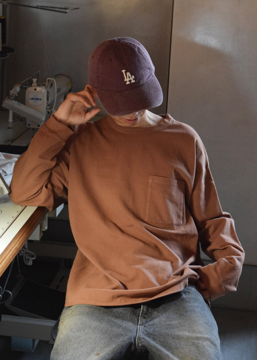 ANACHRONORM モスステッチ ポケット ロングスリーブTシャツ ブラウン | 40/2カノコ 超長綿 硫化染め シルク光沢 ドレープ 日本製