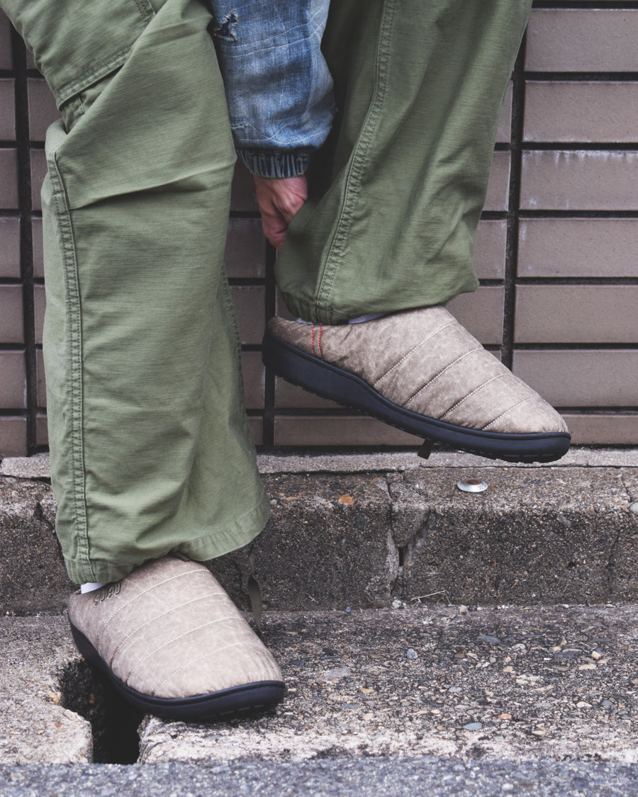 ANACHRONORM SUBU×ANACHRONORM ダートペイント ナイロンサンダル ベージュ | ナイロンオックス 顔料吹き付け加工 4層インソール 撥水 一点一点