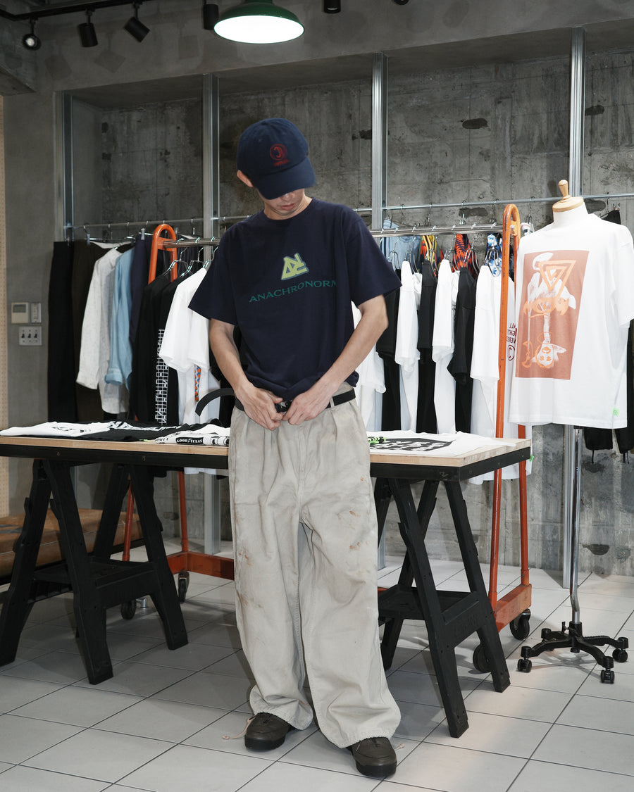 ANACHRONORM リワインドカルチャー ショートスリーブTシャツ ネイビー | 6.2oz 天竺 コーマ糸 グラフィックプリント 90s音楽カルチャー