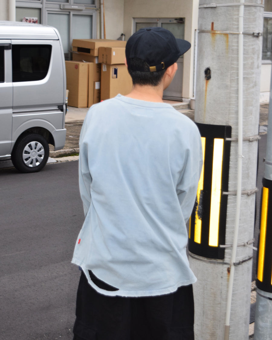 ANACHRONORM モスステッチ ダメージ ポケット ロングスリーブTシャツ ライトブルー | 40/2カノコ 超長綿 硫化染め サステナブルブリーチ ダメージ加工 一点一点 日本製