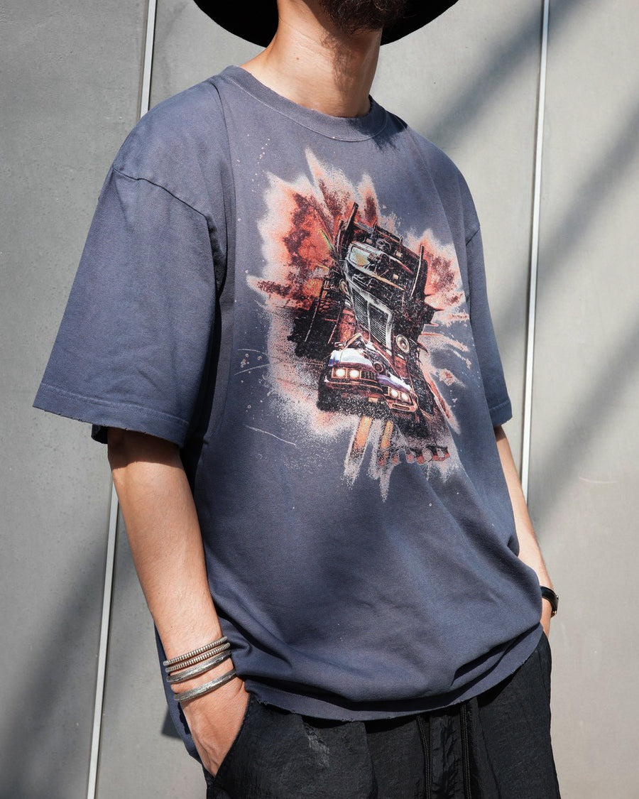 ANACHRONORM フレーム グラフィックTシャツ ダスティネイビー | 5.6oz天竺 アメリカンカルチャーモチーフ 特殊染色 変色加工 一点一点 