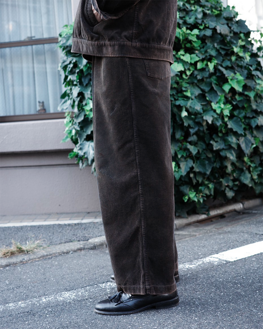 ANACHRONORM コーデュロイ タック ワイドパンツ ブラック | コーデュロイ フロントタック 陰影 素材再構築 一点一点 日本製