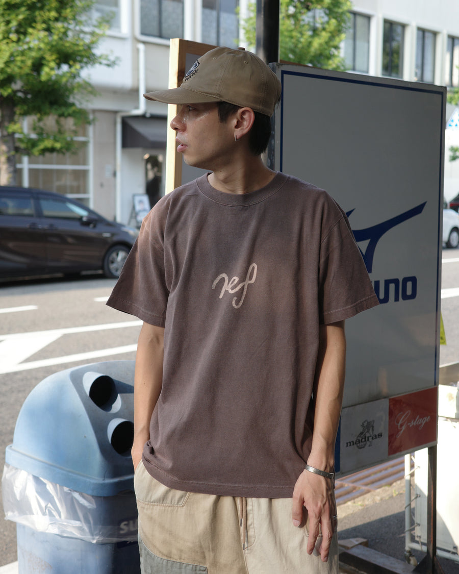 ANACHRONORM REF プリントTシャツ チャコール | 5.6oz天竺 顔料染め REFプリント ライフスタイル 日本製