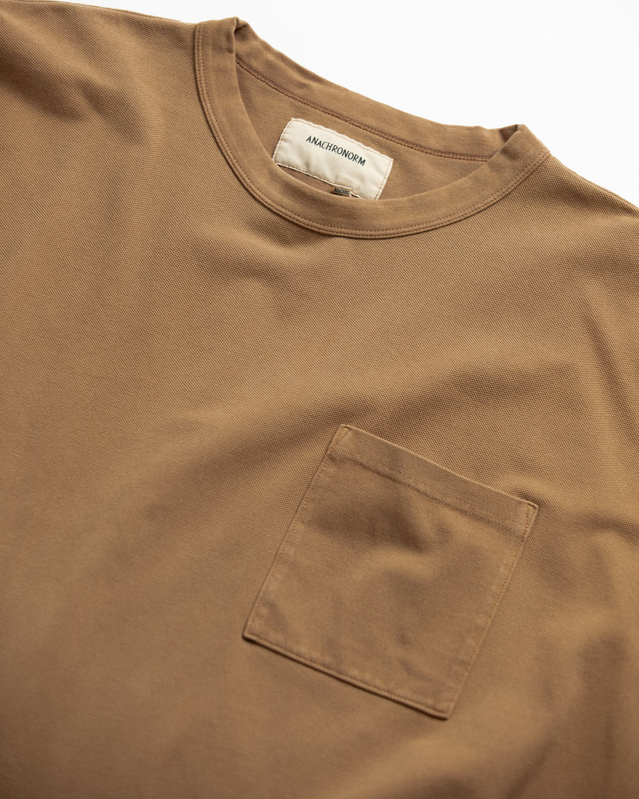 ANACHRONORM 鹿の子ポケット ショートスリーブTシャツ ライトブラウン | 40/2 カノコ 超長綿 インド産 硫化染め 製品染め 一点一点 日本製