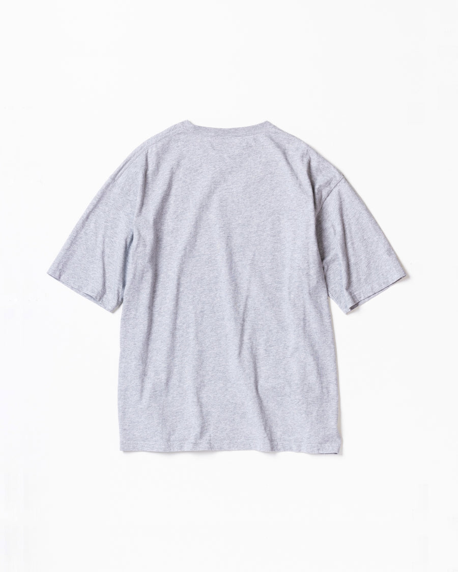 ANACHRONORM ブルックリン プリント ショートスリーブTシャツ アッシュグレー | 5.6oz 天竺 ヘビーウェイト ワンウォッシュ カスレ刷り ステンシルアート