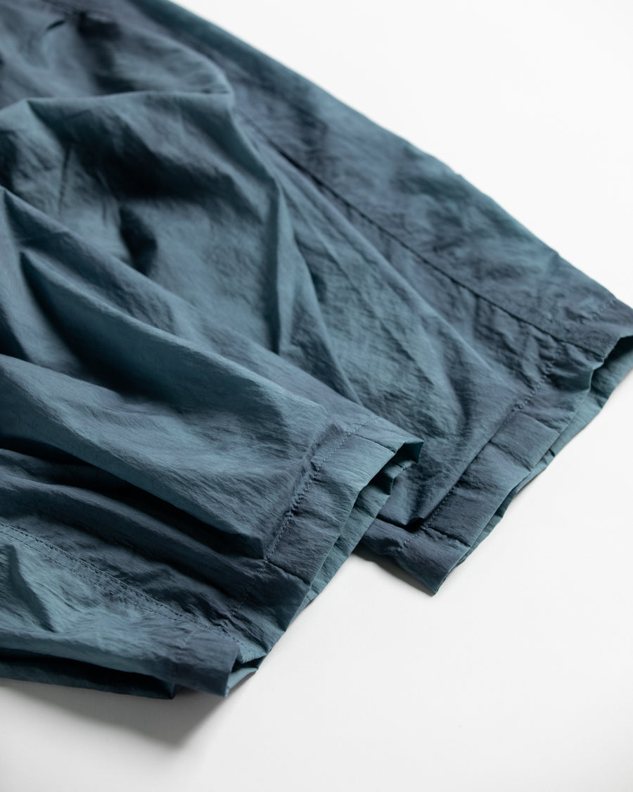 AN344 UTILITY NYLON TUCK EASY PANTS BLUE
