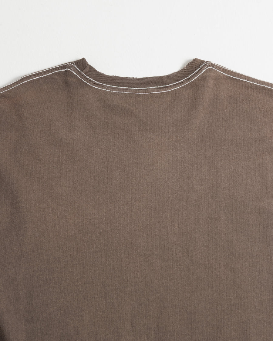 ANACHRONORM ダイド カスタムカー グラフィック ロングスリーブTシャツ ダスティブラウン | 5.6ozコーマ天竺 アメリカンカルチャーモチーフ 特殊染色 変色加工 一点一点