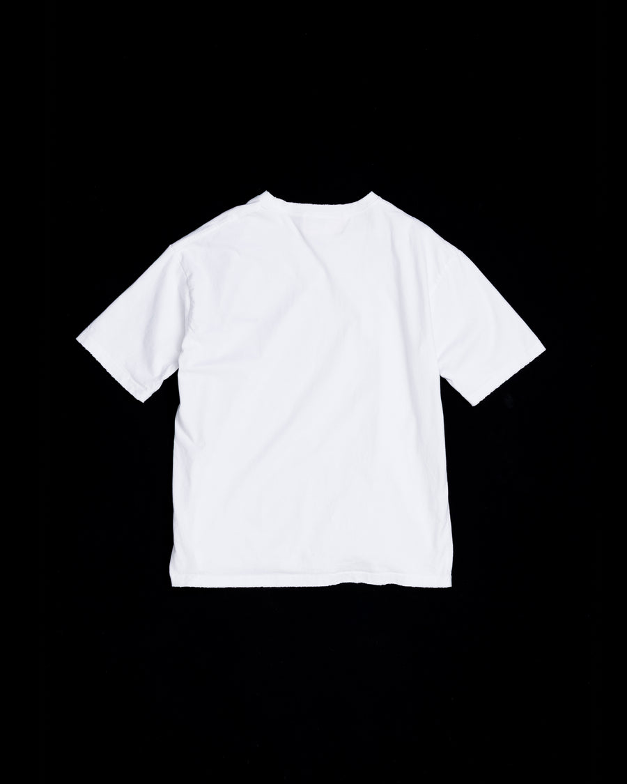 ANACHRONORM ダメージ エンブロイダリー ショートスリーブTシャツ ホワイト | 5.6oz 天竺 ヘビーウェイト 硫化染め サステナブルブリーチ ダメージ加工 ワンポイント刺繍 一点一点