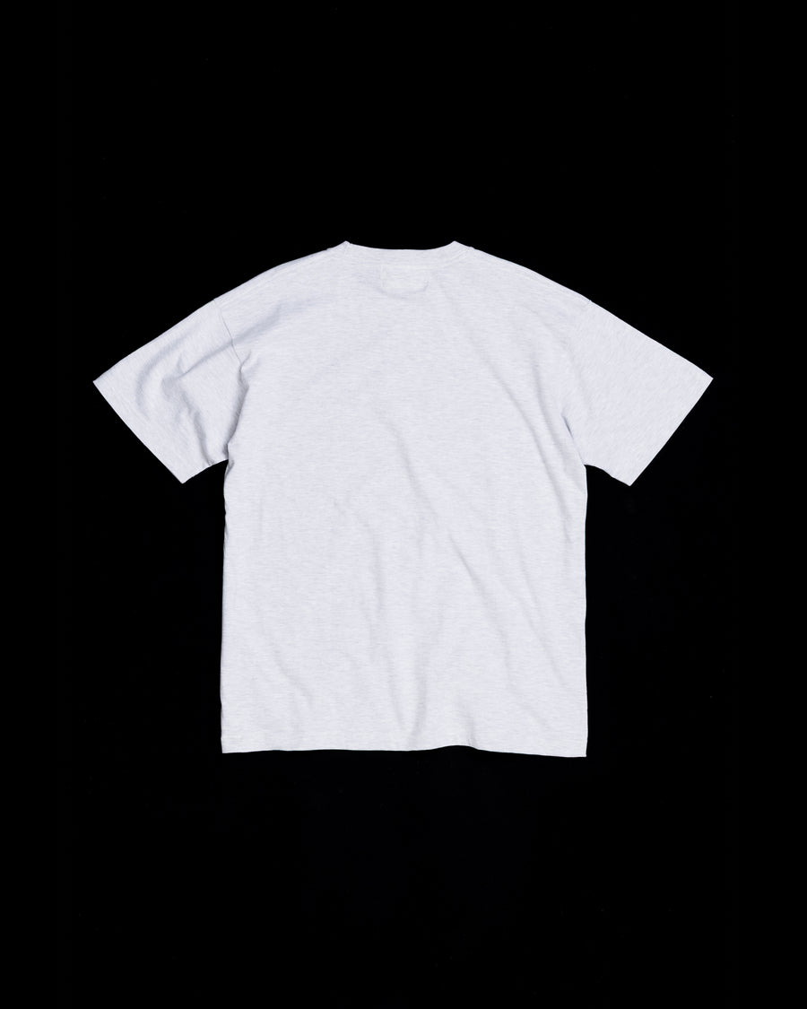 ANACHRONORM リワインドカルチャー ショートスリーブTシャツ アッシュグレー | 6.2oz 天竺 コーマ糸 グラフィックプリント 90s音楽カルチャー