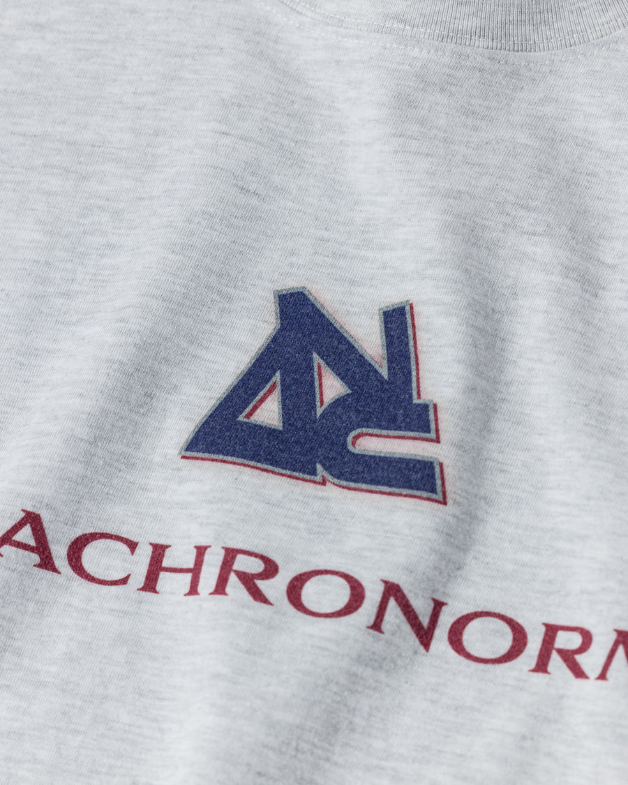 ANACHRONORM リワインドカルチャー ショートスリーブTシャツ アッシュグレー | 6.2oz 天竺 コーマ糸 グラフィックプリント 90s音楽カルチャー