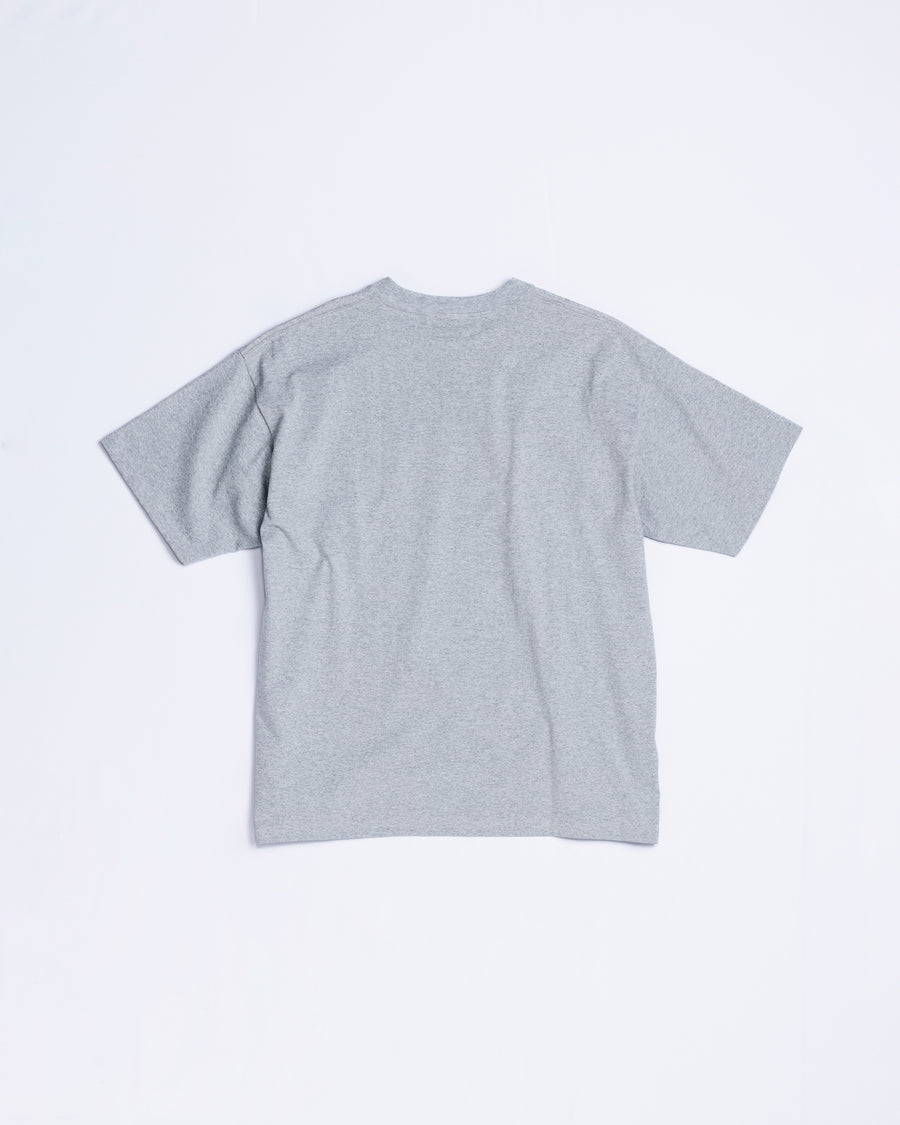 ANACHRONORM スタンダード 刺繍 半袖Tシャツ アッシュグレー | ロゴ刺繍 ステイフレッシュコットン 抗菌防臭 リラックスシルエット