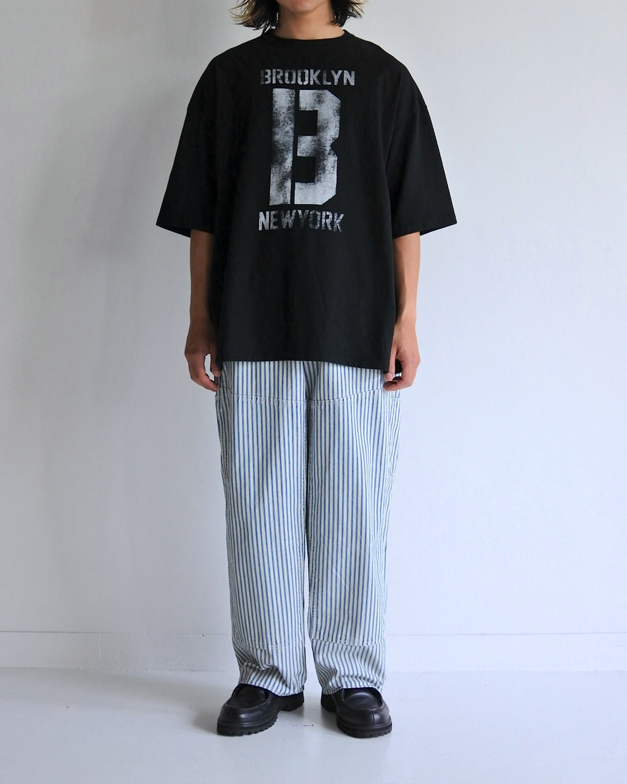 ANACHRONORM ブルックリン プリント ショートスリーブTシャツ ブラック | 5.6oz 天竺 ヘビーウェイト ワンウォッシュ カスレ刷り ステンシルアート
