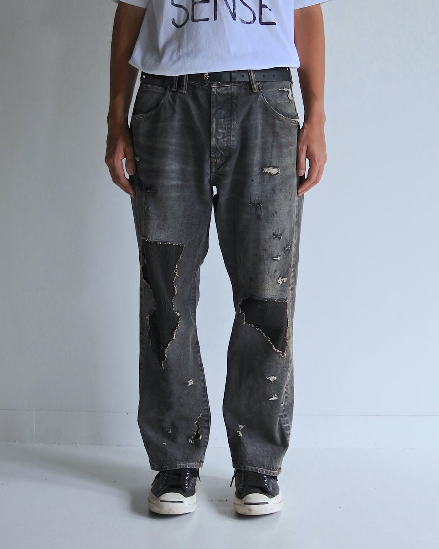 ANACHRONORM レギュラーテーパード リメイク 5ポケット ブラックデニムパンツ black denim remake 5 pocket jeans model front view