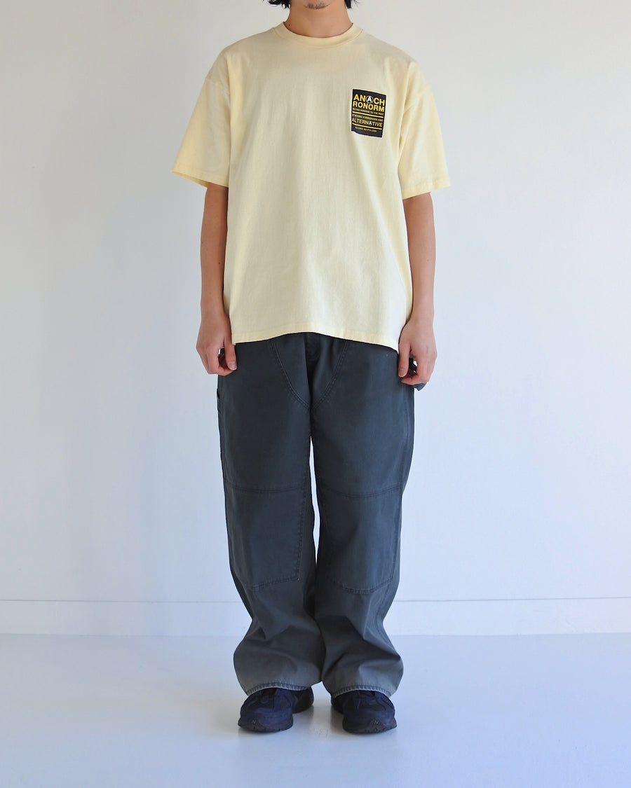 ANACHRONORM ステッカーモチーフ プリント ショートスリーブTシャツ ベージュ | ステイフレッシュコットン 抗菌防臭 抗ウイルス ワンウォッシュ 音楽グループ