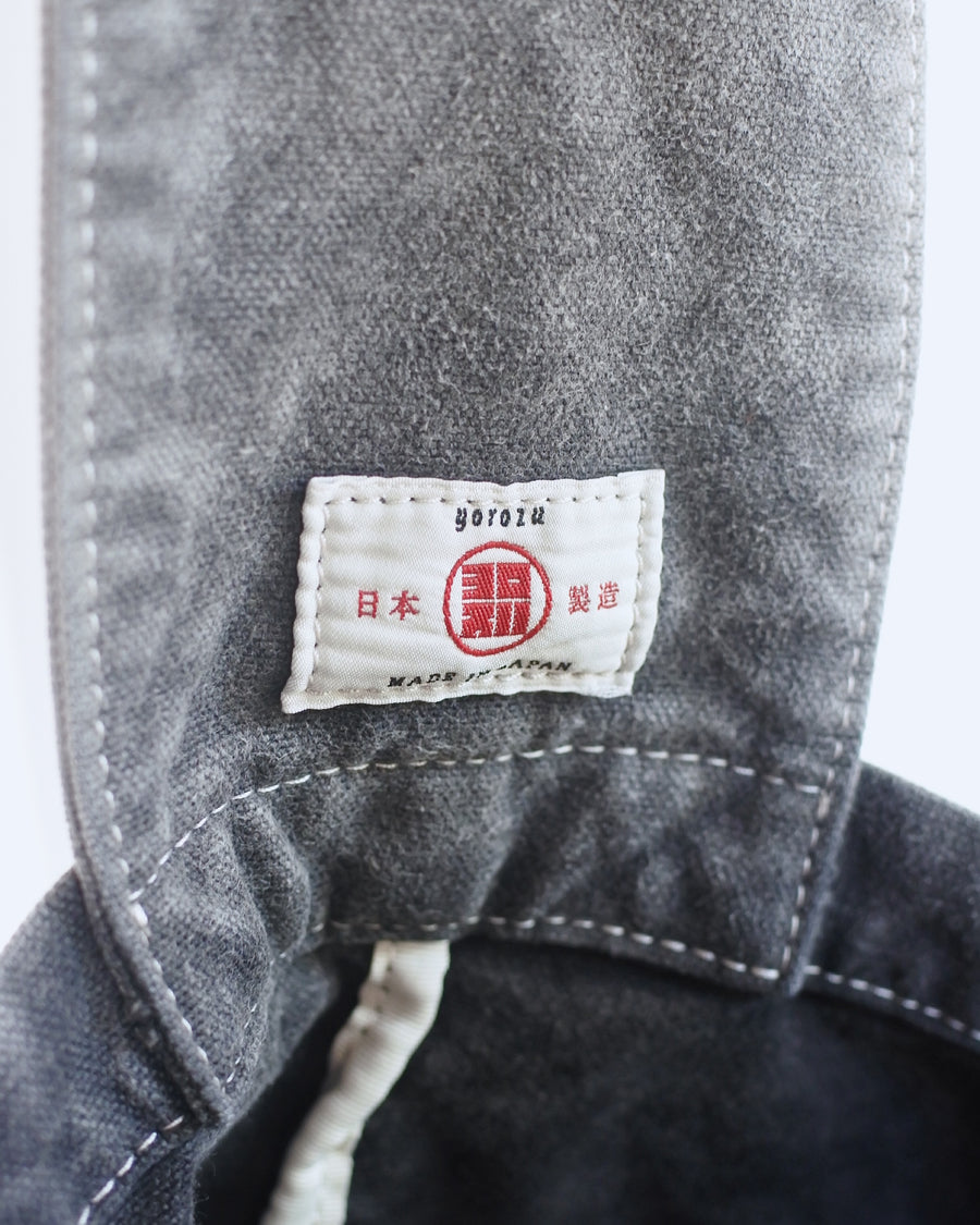 ANACHRONORM×YOROZU 硫化染め キャンバス タスキショルダー ブラック | 8号帆布 倉敷帆布 硫化染め サステナブルブリーチ バンドロゴプリント 20周年 日本製