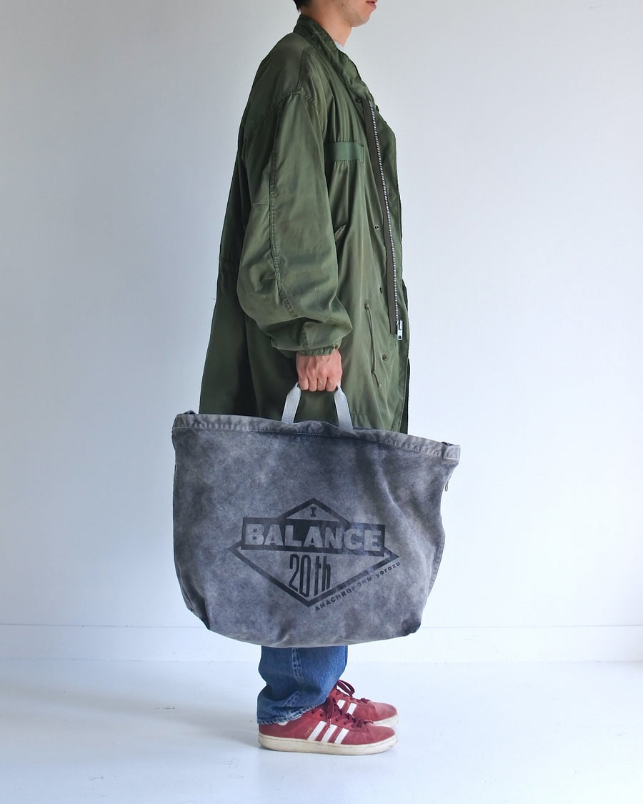 ANACHRONORM×YOROZU 硫化染め キャンバス タスキショルダー ブラック | 8号帆布 倉敷帆布 硫化染め サステナブルブリーチ バンドロゴプリント 20周年 日本製