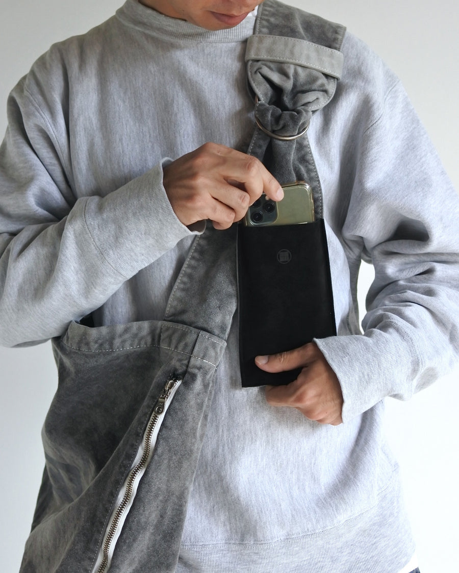 ANACHRONORM×YOROZU 硫化染め キャンバス タスキショルダー ブラック | 8号帆布 倉敷帆布 硫化染め サステナブルブリーチ バンドロゴプリント 20周年 日本製