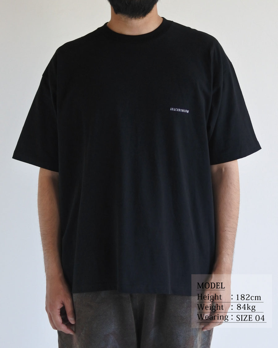 ANACHRONORM スタンダード 刺繍 半袖Tシャツ ブラック | ロゴ刺繍 ステイフレッシュコットン 抗菌防臭 リラックスシルエット