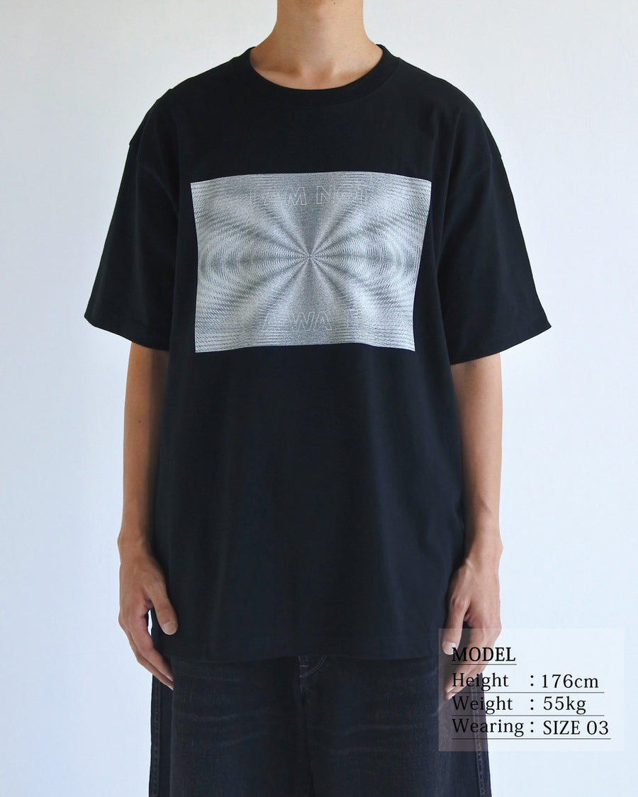 ANACHRONORM ソニックフォーム プリント 半袖Tシャツ ブラック | 90年代 音楽カルチャー 音波 グラフィック コットン100% 