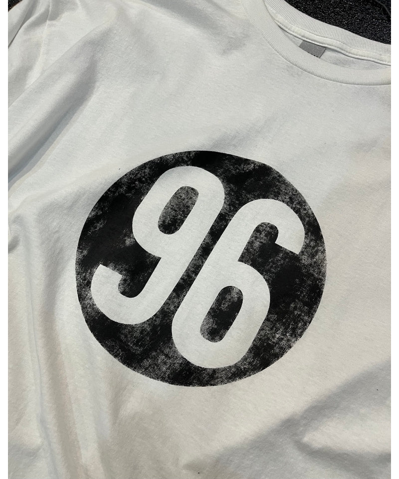 ANACHRONORM ナンバー"96" ロングスリーブTシャツ ホワイト | GILDAN 6.0oz オープンエンド糸 ワンウォッシュ 90sスケートブランド ロゴモチーフ