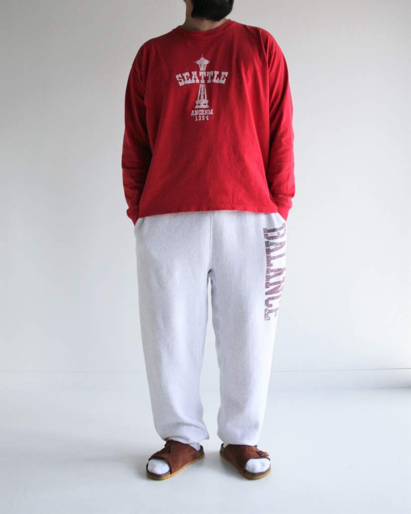 ANACHRONORM スペースニードル ダメージ ロングスリーブTシャツ レッド | ステイフレッシュコットン サステナブルブリーチ ステンシルプリント 左胸刺繍 一点一点