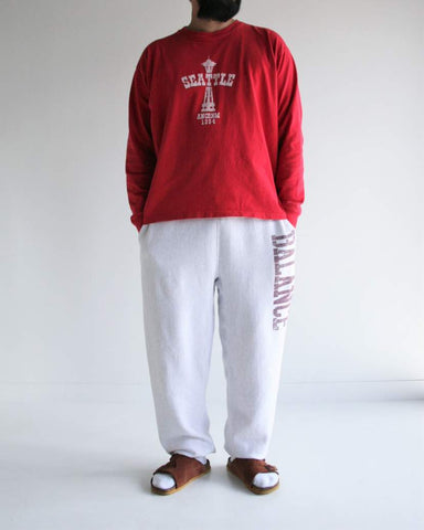ANACHRONORM スペースニードル ダメージ ロングスリーブTシャツ レッド | ステイフレッシュコットン サステナブルブリーチ ステンシルプリント 左胸刺繍 一点一点